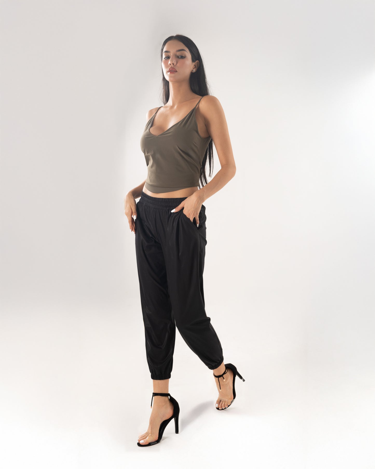 AllureVenom 25" Cropped Jogger